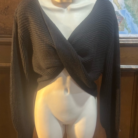 NWT SIZE M/L 525 America Black Wrap Sweater - Picture 2 of 6